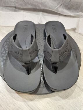 NEW FLOJOS Black Rubber Flip Flops - Men's Casual Sandals SIZE 9